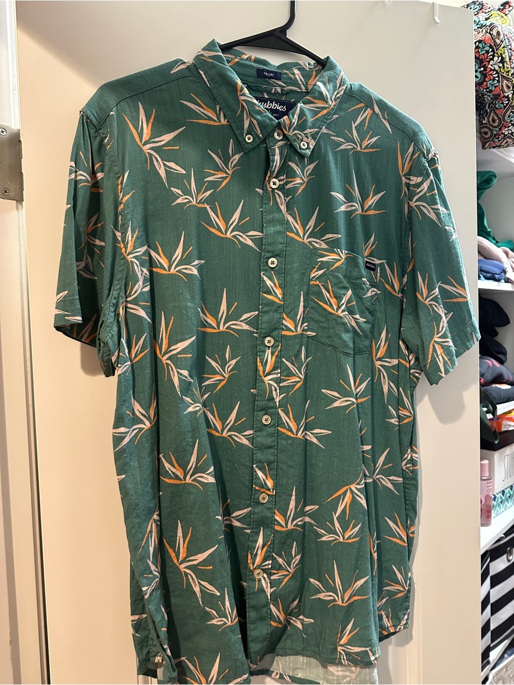 Chubbies Casual Green Short-Sleeve Button-Down Shirt with Leaf Print.